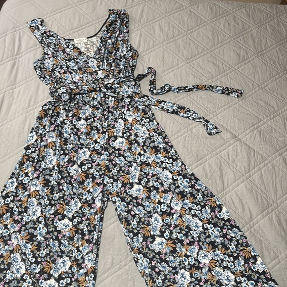 Kaileigh Pants - Navy Floral Jumpsuit